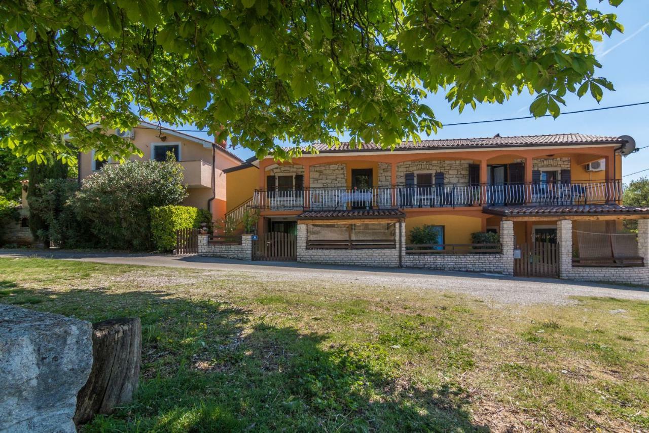 Apartmani Zikovic ポレッチ エクステリア 写真