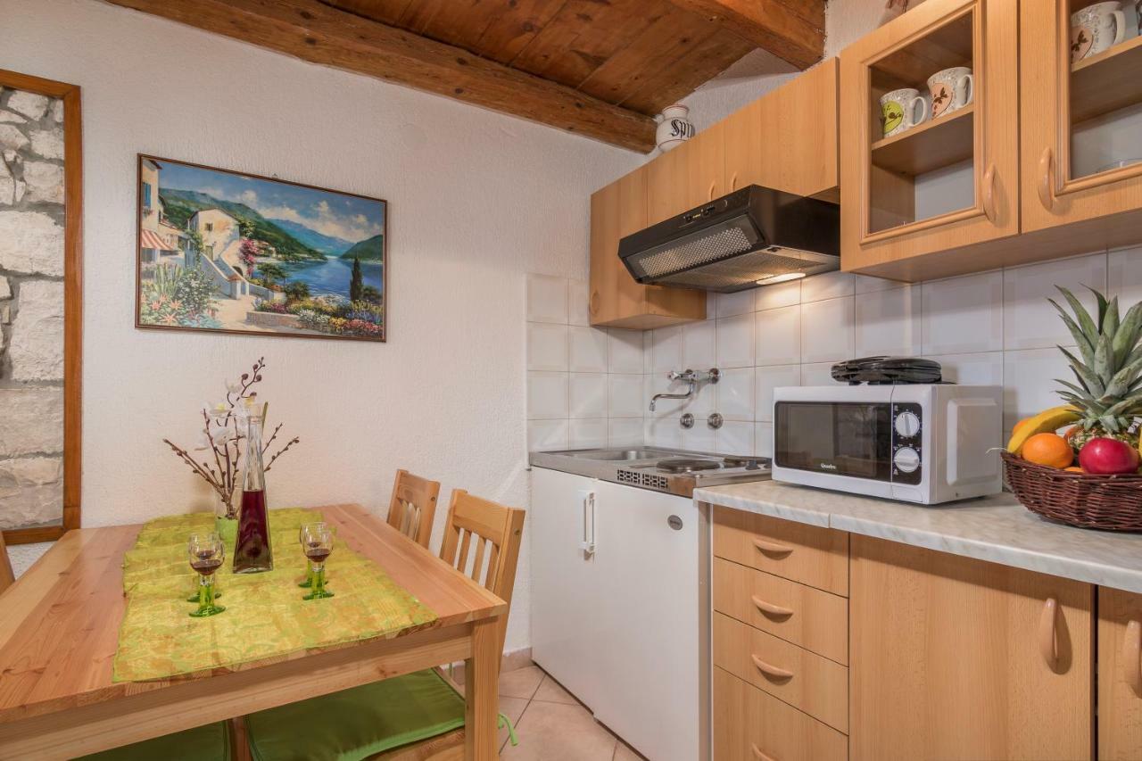 Apartmani Zikovic ポレッチ エクステリア 写真