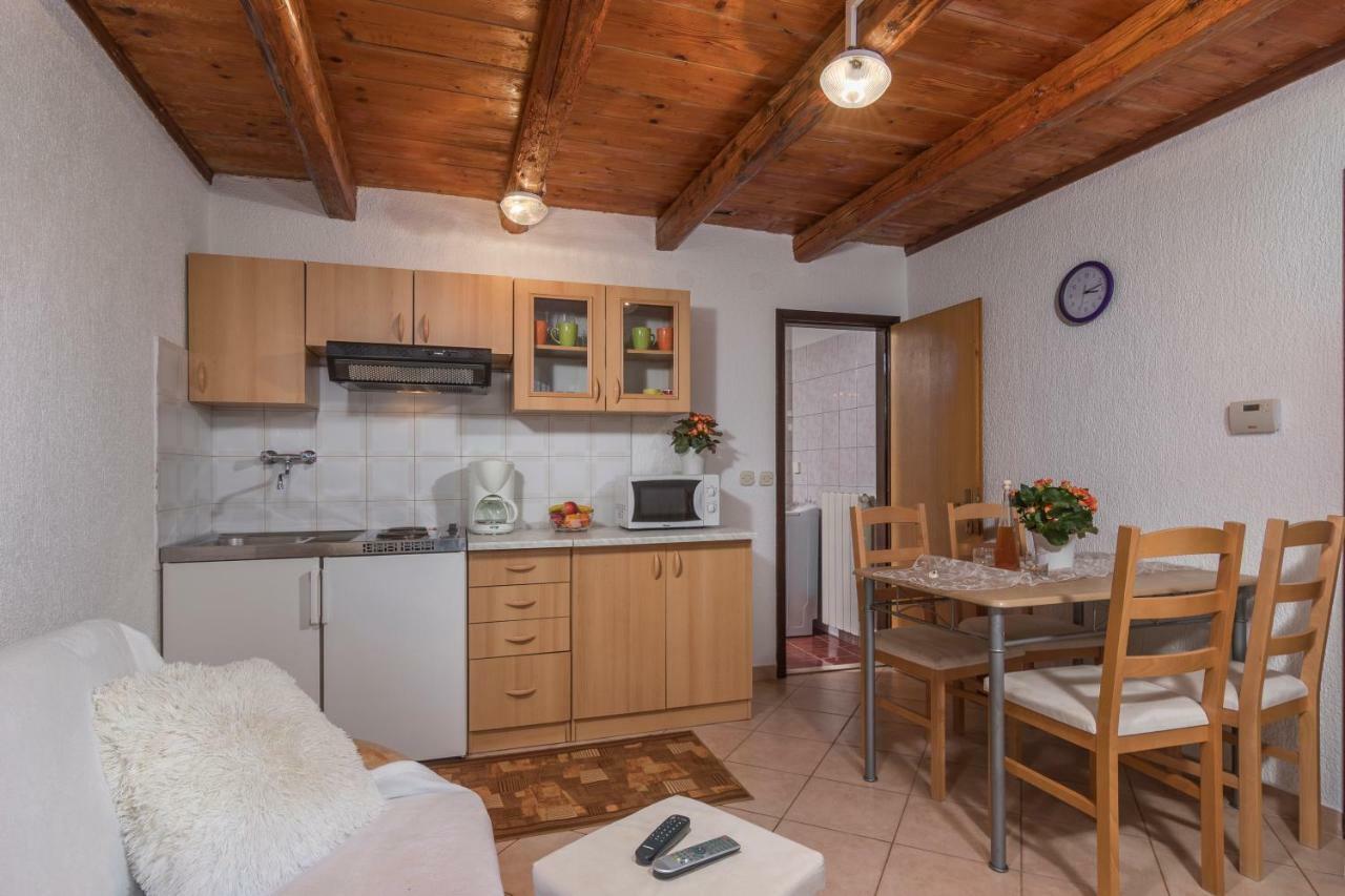 Apartmani Zikovic ポレッチ エクステリア 写真
