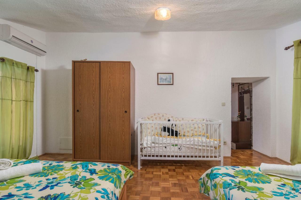 Apartmani Zikovic ポレッチ エクステリア 写真