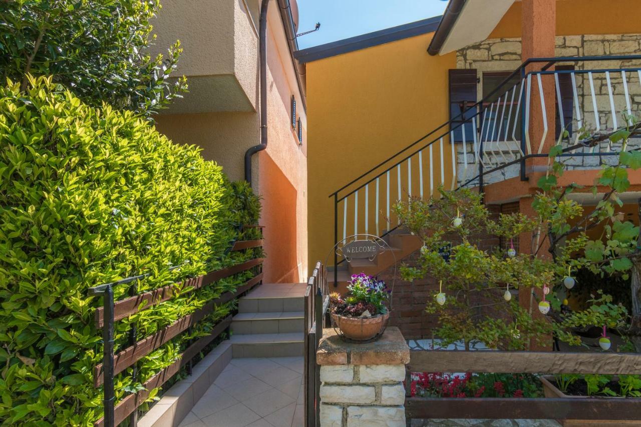 Apartmani Zikovic ポレッチ エクステリア 写真
