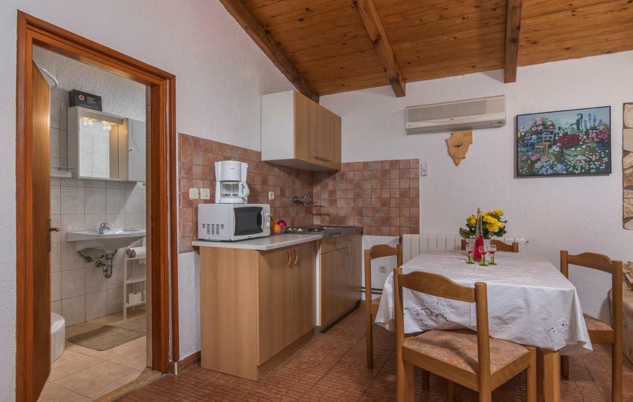 Apartmani Zikovic ポレッチ エクステリア 写真