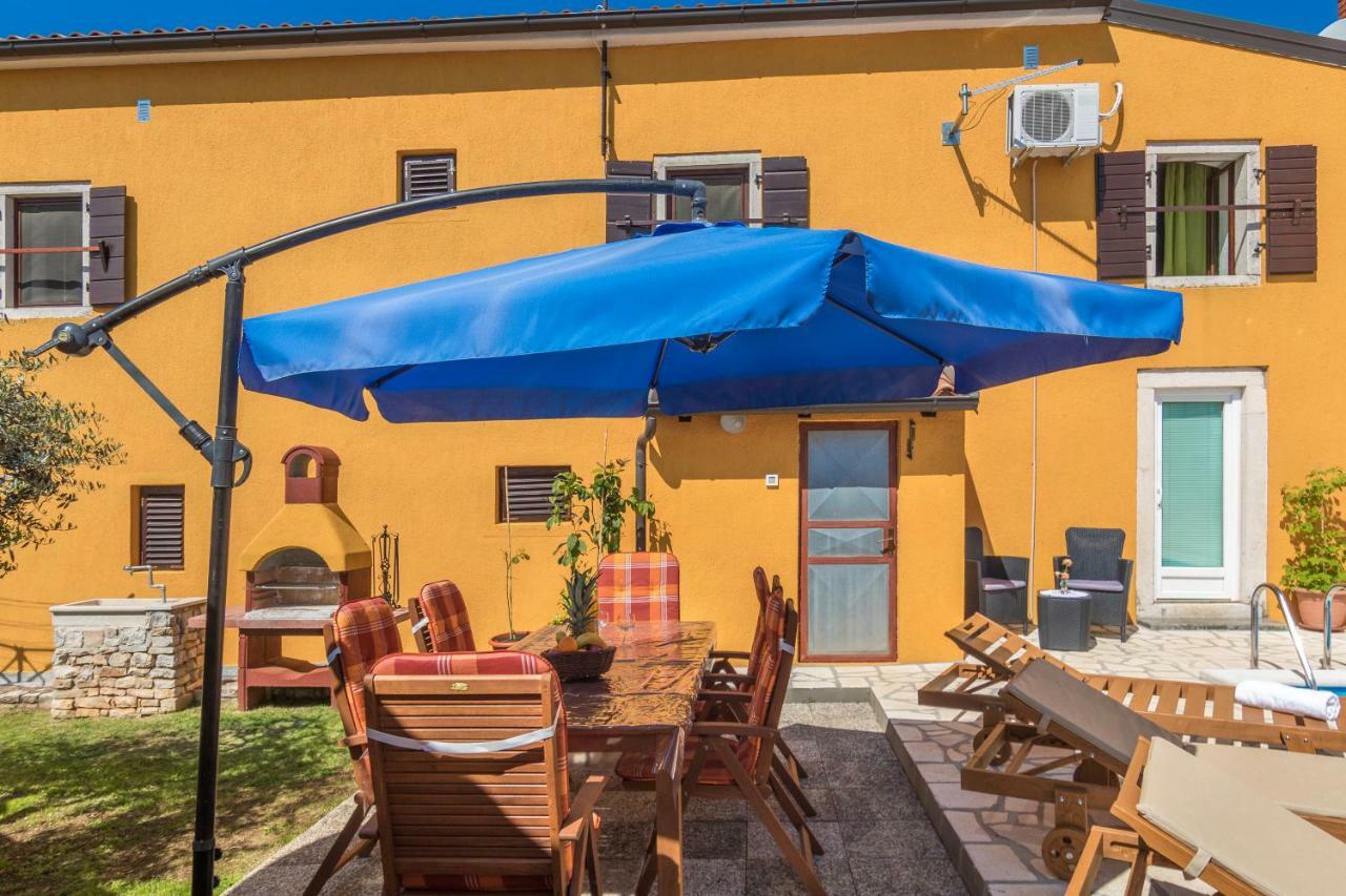 Apartmani Zikovic ポレッチ エクステリア 写真